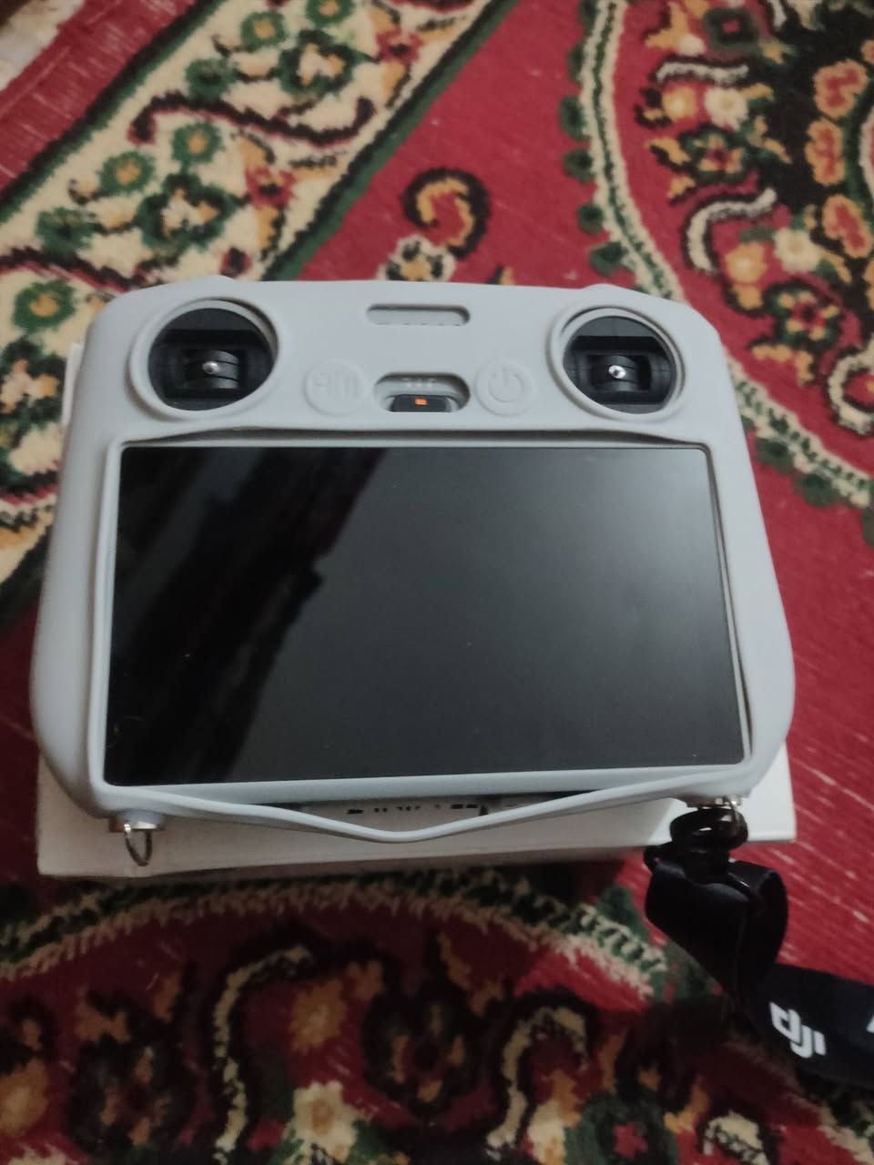 سلام عليكم ياللة درون Dji mini 3 مكفولة كفالة عامة بطارتين عادية وبلاص طايرة 17 مرة بس جبتة وهسة توازيت على بيعتة وعلي تخبل احلة من الصور سعر 800 قفل توصيل ماكو العنوان الديوانية تفيدك تعال واتساب ***********
