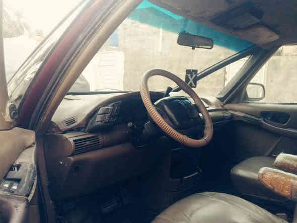 #سلام عليكم شوفر الومينه موديل 95 كهربائيّة كله شغل كير مكينه مكفول تخم تاير صدر خلفي امامي جديد تبريد منقص غاز سنويه تاريخ نفاذ 2024 رقم ذي قار بيع او مروس اتكفل سرقه و عشاير يعني بدون راعي مكاني بغداد سعر 20 بيه مجال بسيط رقم الهاتف ***********
