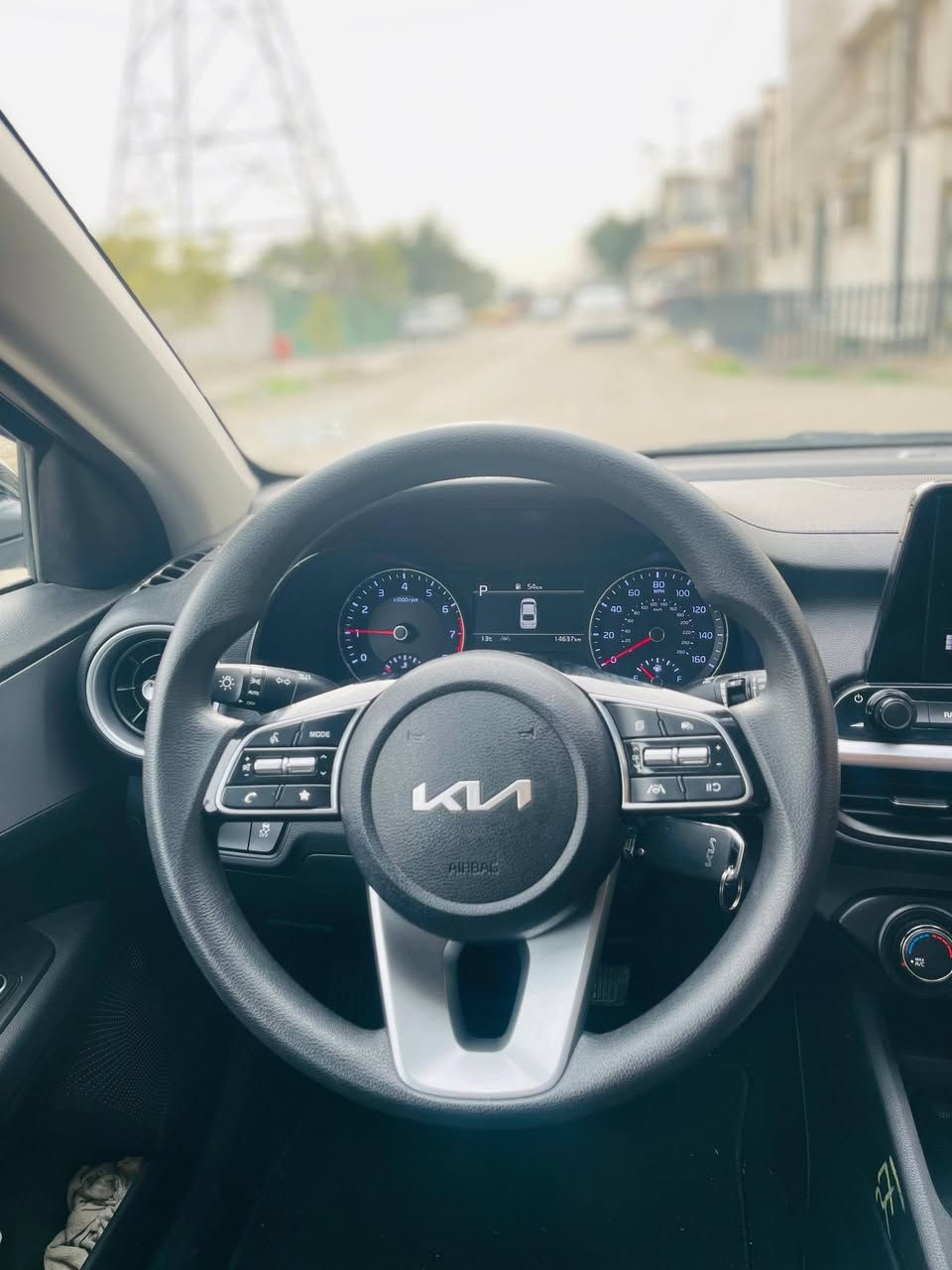 دخول جديد – حرة
كيا فورتي 2024 وارد أمريكي  🇺🇸  LXS

🔧 الضرر:
بنيد مبدّل، جامَلغ أيمن، باب أيمن، وتصليح جامَلغ خلفي
❗ بدون دواخل – البجم كبس
📷 التفاصيل كاملة موجودة

🚗 الممشى: 14 ألف ميل فقط
📍 رقم بغداد بسمي وثاني يوم تحويل 
⚙️ المحرك: 2000 DOHC دبل

المواصفات:
 • رادار أمامي
 • تحديد مسار / سياقة ذاتية
 • Auto Brake – توقف ذاتي عند الاقتراب ⛔️
 • كاميرا خلفية دوّارة 📷
 • شاشة كبيرة تدعم Android Auto / Apple CarPlay 📲
 • خرائط GPS 📌
 • فول تحكمات ستيرن
 • 3 أنظمة قيادة: Sport / Normal / Smart
 • كروز مثبت سرعة
 • ويل كب كروم
 • حساس إطارات
 • شاشة ضبط وأعطال بالدشبول
 • منافذ USB / AUX / 12V
 • 4 دسك + ABS + مانع انزلاق

✅ السيارة بدون أي نقص

💰 السعر: 145 قابل لمجال بسيط
📍 العنوان: بغداد – الرصافة
📞 ***********
