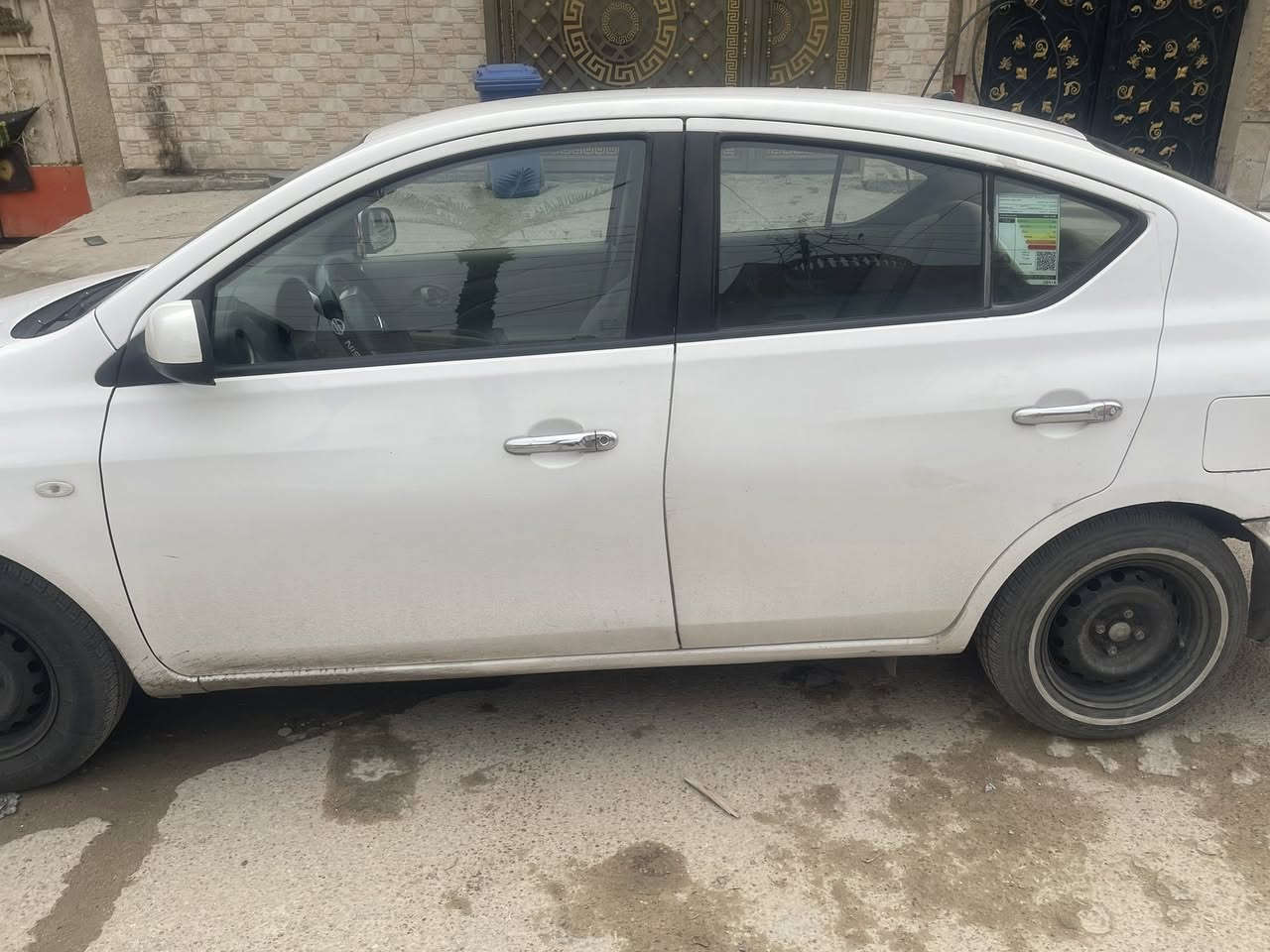 نيسان سني 2018
سيارة حادثهة مبين من سونار 
بيهة طخات بالدعامية مثل ما موضح بالصور 
سيارة جاهزة فقط يرادلهة صدر شوي تعبان 
عارضهة ب94 وبيهة مجال مكاني بغداد حي اور 
*********** واتساب فقط
***********اتصال فقط
