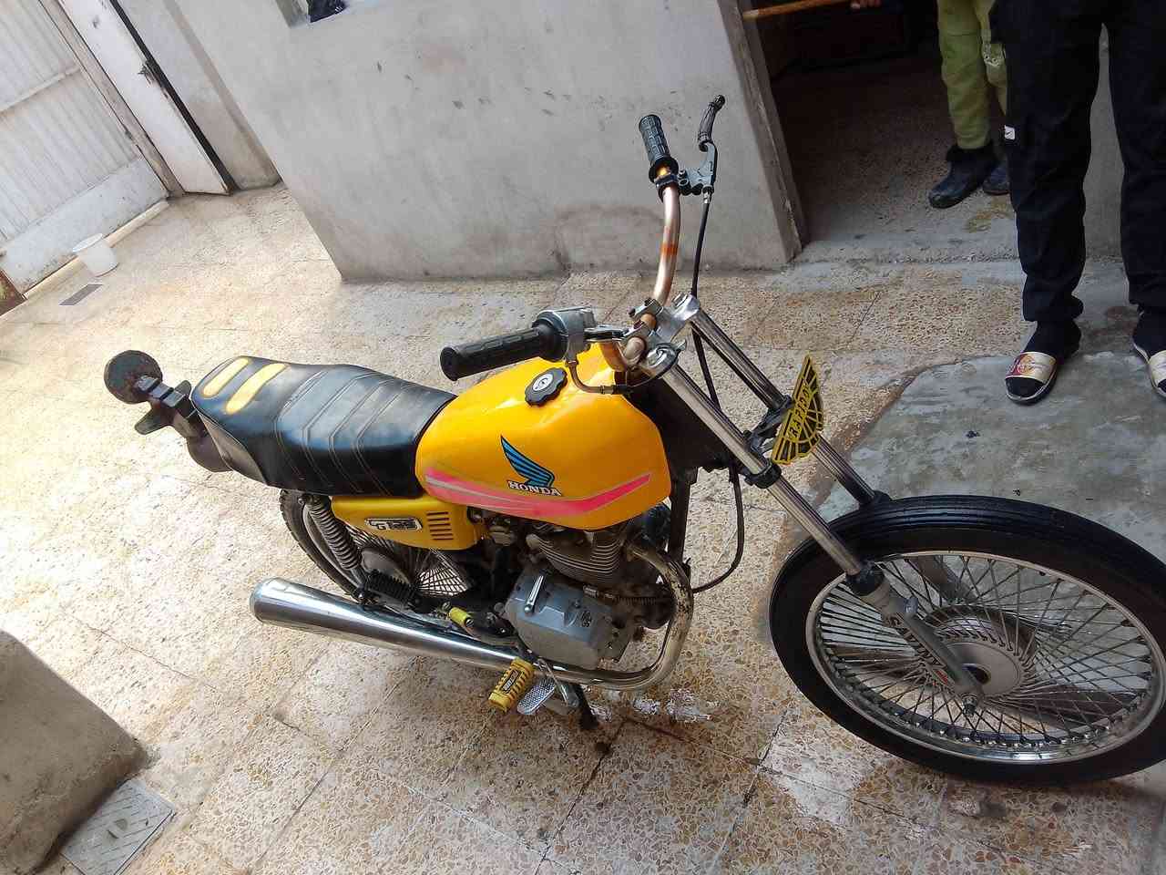 السلام عليكم مطار للبيع 400 وبمجال محرك خمسه جير مكاننا حي سومر***********
