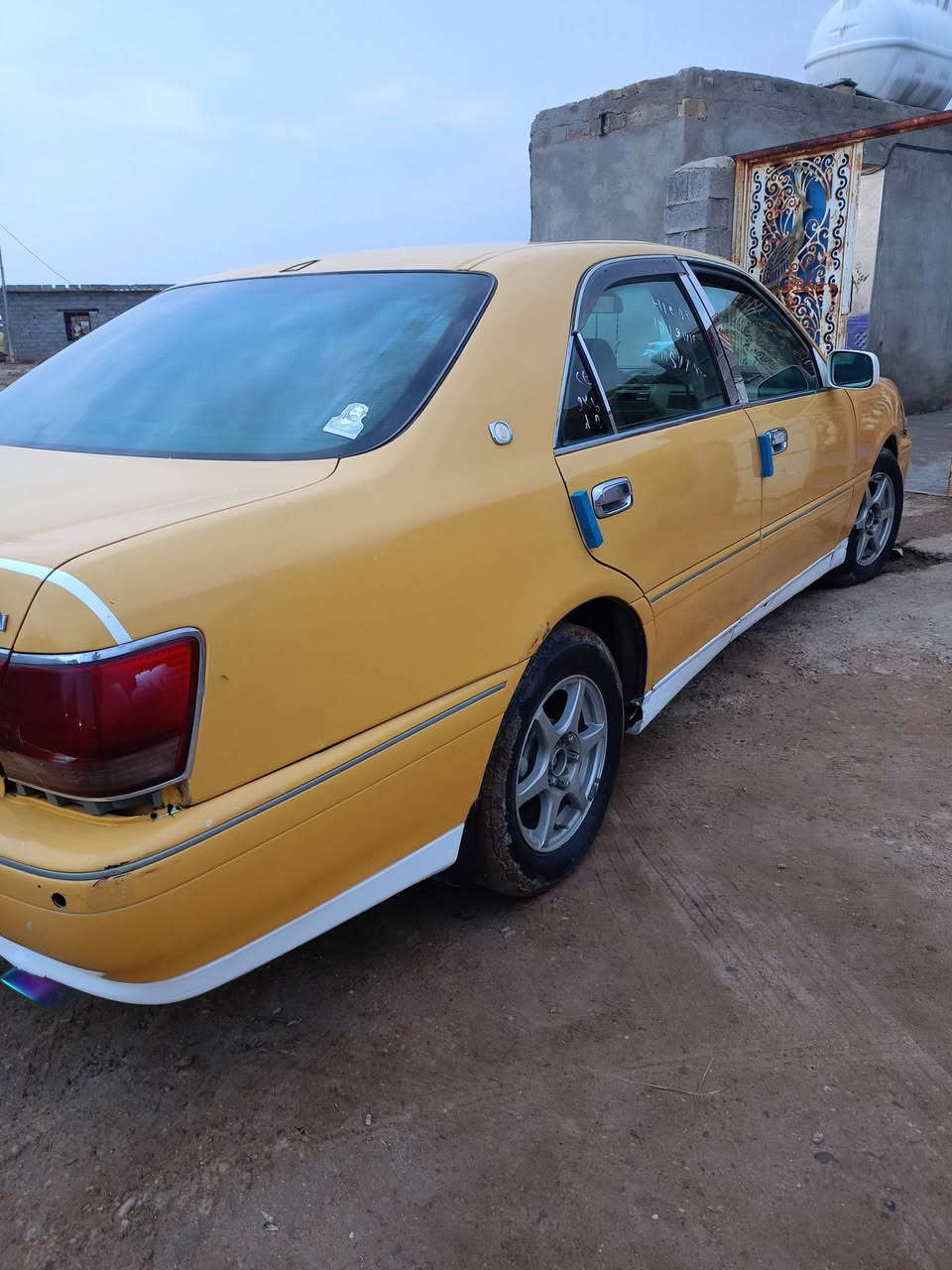 البيع ملكه موديل 2005
رقم بغداد احمر
بيه كص وحده مكفوله من النغل 
مكينه وكير كفاله 
حداديه جديد تخم تاير 
راعيه موجود سويلك وكاله 
السعر 38 وبيه مجال
العنوان ميسان  كميت 
مراوس عادي
رقم ‏‪0781 791 9562‬‏
