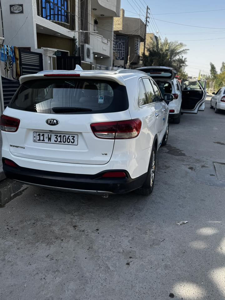 كيا سورنتو ٢٠١٥ شكل ال١٦ خليجي سونارها موجود بالصور السيارة بصمة شاشة كبيرة حساسات امامي خلفي السيارة حلوة وجاهزة 
195وبيها مجال حك الجية 
***********
