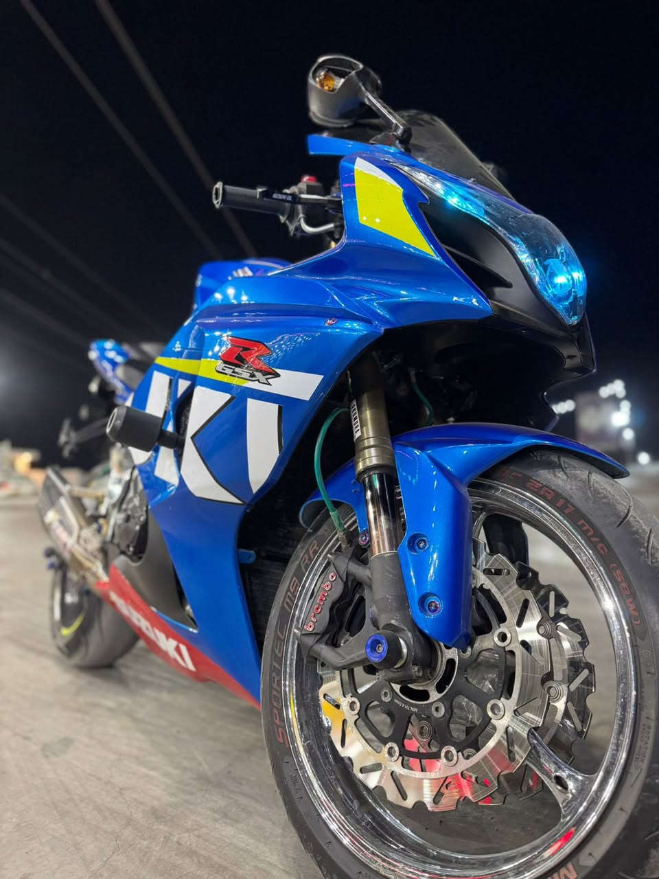 سلام عليكم جكسر 1000موديل14. دراجه جديده  برمجه3مودات مكانهه بغداد الحسينيه ***********
