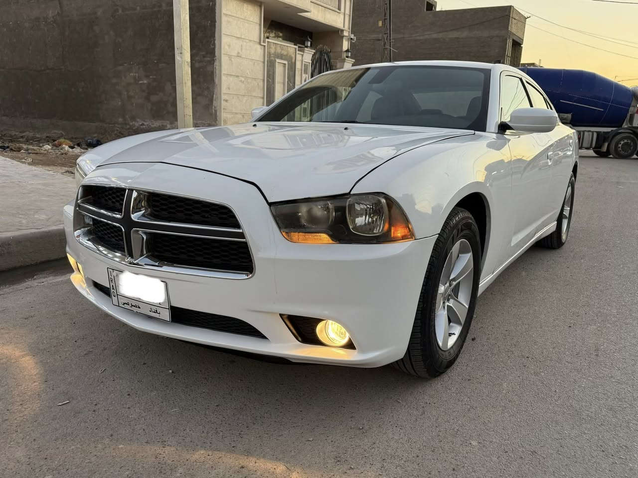 للبيع جارجر ٢٠١٤ رقم بغداد مشروع وطني ماشيه ١٥٦ وارد كندي قطعتين ونص صبغ بدون دواخل بدون ايرباك مواصفات عادية كير محرك (٣٦٠٠)جدد صدر جديد تخم تاير تراي حلو جاهزة بدون اي نقص السعر ١٥٠ ورقة مكان بغداد الامين ***********
