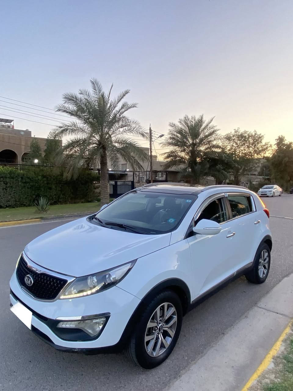 السلام عليكم
سبورتج خليجي ٢٠١٤ رقم بابل(١٨) الدولي  (تحويل بجميع المحافظات)
فول موصفات
١-بانوراما
٢-حساسات
٣-اشاير مري + مري شفط
٤- مازدات لد
٥- ايرباك عدد٨
مكينه وكير مكفوله حجم المكينه ٢٠٠٠
السياره صار  بيها صبغ جاملغ خلفي وباب ودائره بالصندوك موضحه بالصور 
السياره حيل حلوه وجديده احلى من الصور  
مكان السياره بغداد
سعر مناسب١٣٣ وبيها مجال بسيط
***********
