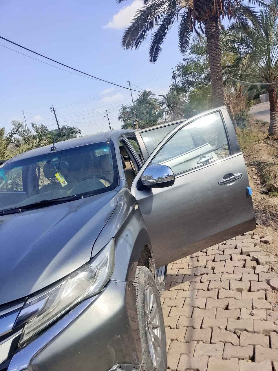 سلام عليكم  بيع فقط
باجيرو سبورت خليجي 2016 مصبوغة حزام اثر بطش فقط رقم اربيل دولي باسمي هزة وفحص وبراد جدد
حادثهة جاملغ خلفي جهة سايق والتكم جهة سايق فقط من الخارج معجون اثر شخوط خباثة 
بدون دواخل + دوسة خلفية عكس سايق بيهة تصليح ومعجون  مكينة 6 سلندر 3000
تبريد3 قطع
7راكب 
بصمة تحكمات كامرة خلفية دوارة شاشة لمس وحساسات خلفية وجوانب 
مكينة كير تبريد حدادية ولغود وشواصي وقمارة مكفولات كفالة عامة 
الكشر فقط صبغ حزام رش اثر بطش
سعرهة 147
مكاني بغداد زعفرانية
*********** واتس او اتصال
ملاحظة حاليا سيارة بيهة طخة خفيفة بجاملغ الخلفي ومصلحة بس بعدني مصابغهة
سيارة صبغتهة بيهة ملاحظات تحتاج ترتيب او اعادة صبغ حزام Colombo, Sri Lanka
