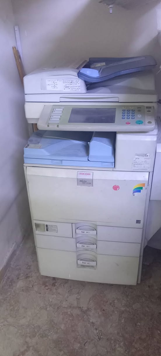 طابعة ريكو
طابعة ريكو ricoh aficio mp c4500 بيها عطل يطلع بالكود بالشاشة 
انطي سعرك واخذ 
***********
