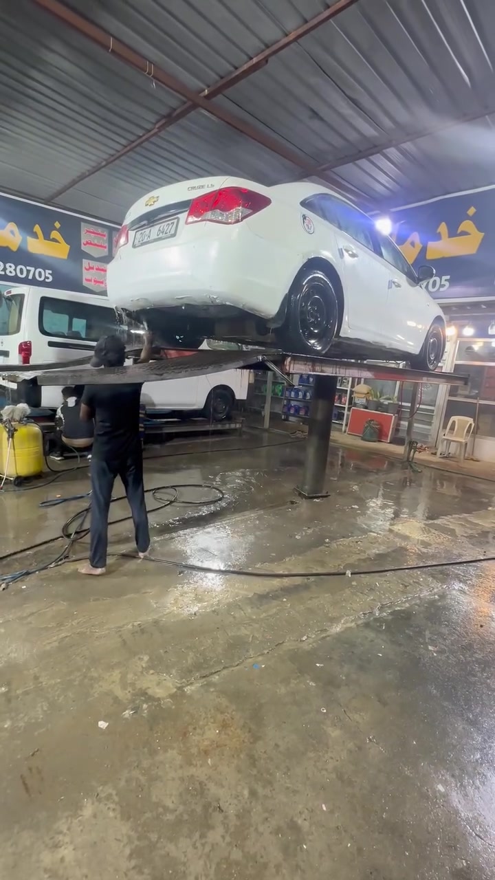 سلام عليكم كروز مكينه 1800 مكينه جديد و كير جديد دوخل سياره كله جديد سياره مكفوله نضيفه تبريد ثلج. *********** سعر 70 مكان شعب

