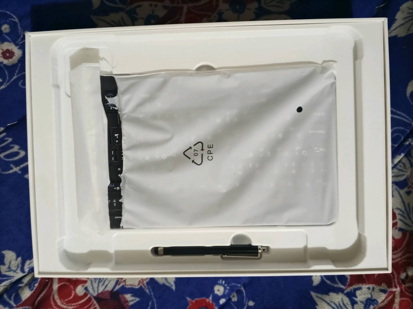 السلام عليكم ايباد للبيع مستخدم يومين فقط الذاكره 256 الجهاز وياه شاحنه ما مفتوحه ويا سماعه ما مفتوحه وياك كيبورد وماوس الشراي ينتصر بغداد الاعظميه مكاني
