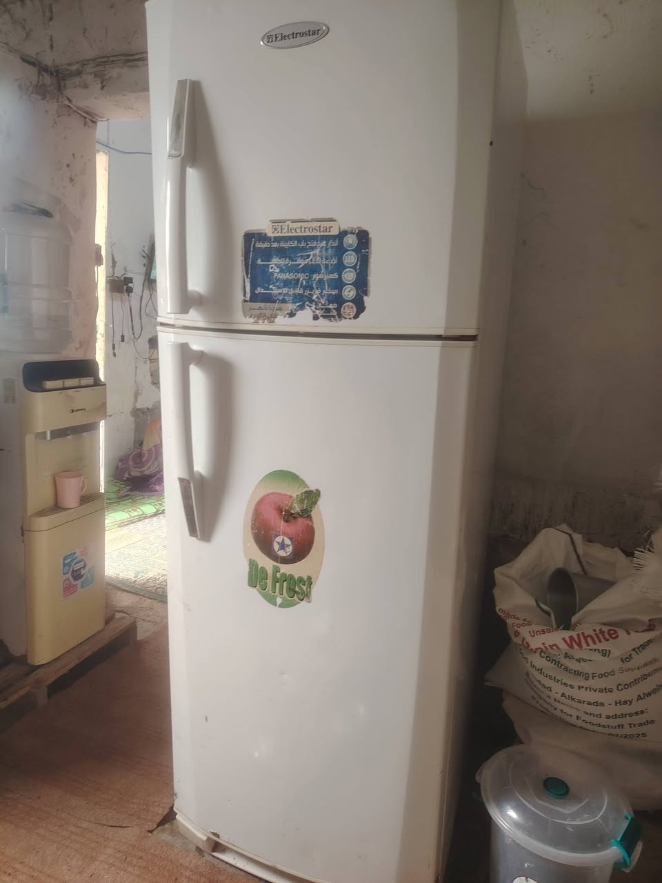 السلام عليكم ثلاجه للبيع 21قدم نضيفه الاستفسار خاص ***********
