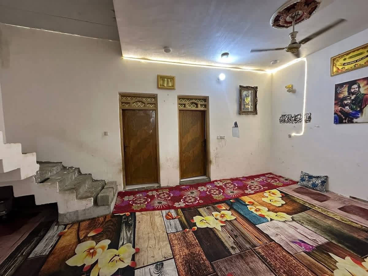 دار سكن زراعي
مساحة 150م ركن

موقع الدار 📍 خلف مدرسة الحبيب المصطفى الأهلية وقريب جداً من شارع الحولي.

تفاصيل الدار:
 • غرفتين نوم
 • صالة
 • مطبخ
 • حمام
 • طارمة أمامية

📌 ملاحظة:
البيت يحتاج نواقص بالأرضية فقط، باستثناء غرف النوم أرضيتها كاملة وجاهزة.

📐 المساحة: 150 متر – ركن
السعر ٥٨ 
📞 للاستفسار والتواصل: ***********

#الدناني_للعقار #عقارات_الشطرة #عقارات_ذي_قار
