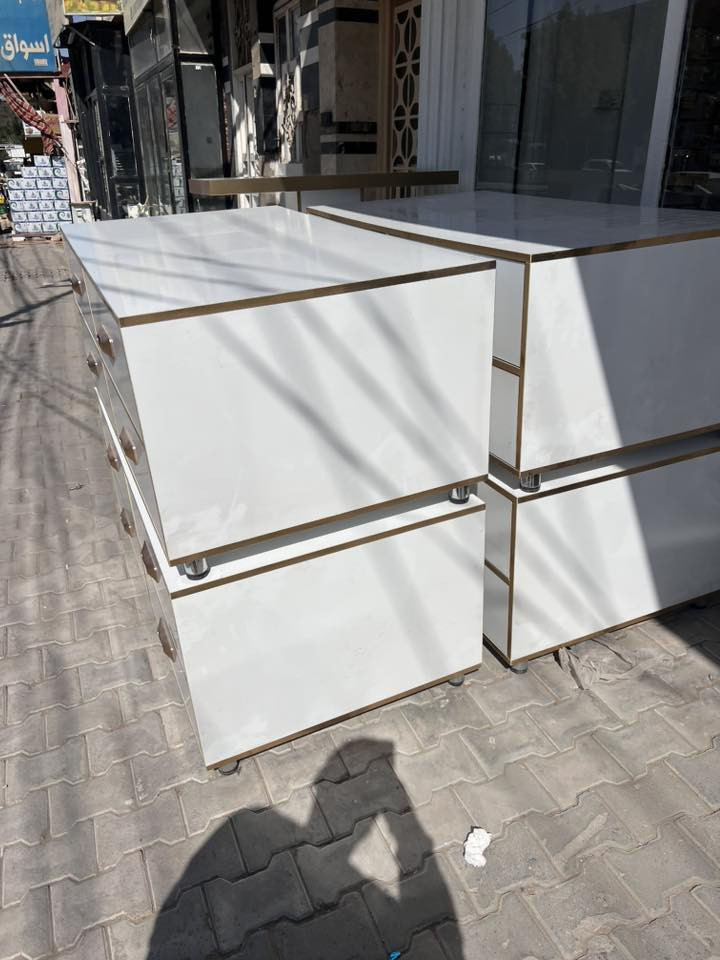 فاترينات وسطيه 4 قطع
***********
