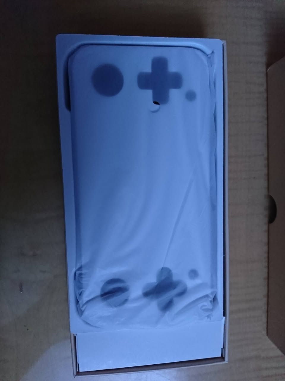 السلام عليكم جهاز العاب محاكيات جديد لوك رام 128 ورام 64 السعر 60 الف رقم الموبايل ***********
