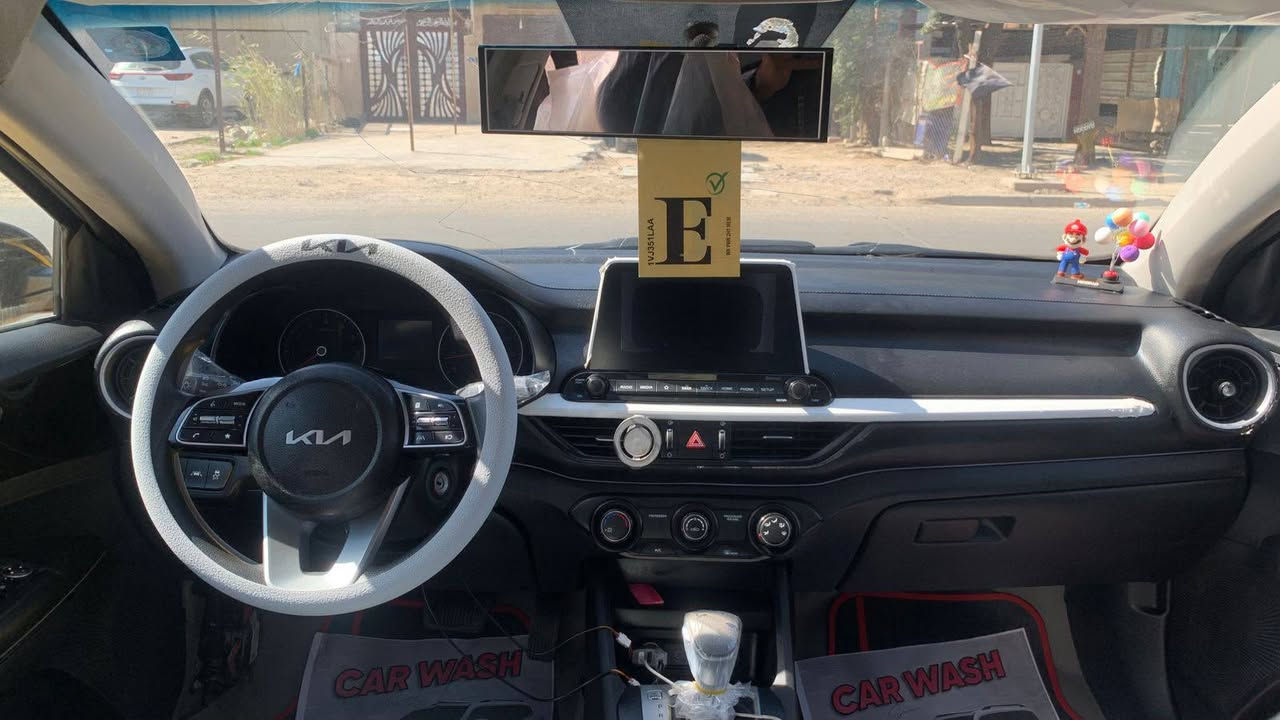 كيا فورتي وارد امريكي 22حادثها امدل بيها فخذه يسره وبنيد وجاملغ وباب كير محرك تبريد تاتفئه مكفول سياره بسمي مصفره من كلشي السعر ب 110 بيع او مراوس بجارجر خصوصي مكاني بغداد الشعب ***********
