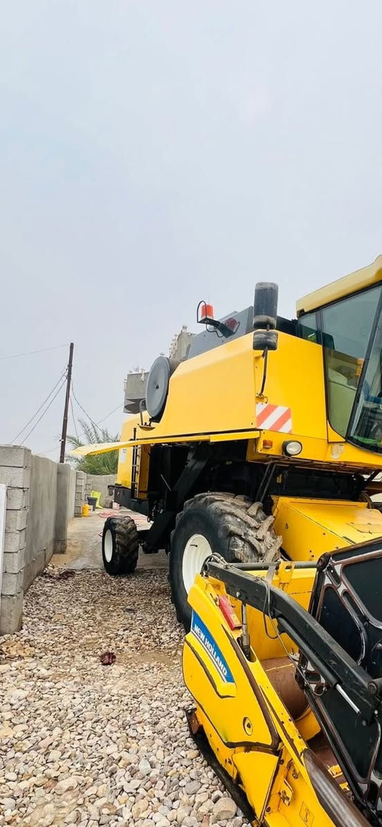 للبيع حاصودة خمسة بلم حجم ٥٠-٦٠موديل ٢٠١٤نضيف مابية لحيم  طبلة١٧ -***********
