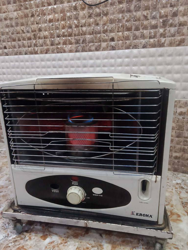 غراض البيع
موصل حي التسعين
قرب مول التسعين 
محل ابو ارعود
رقم المبايل ***********
