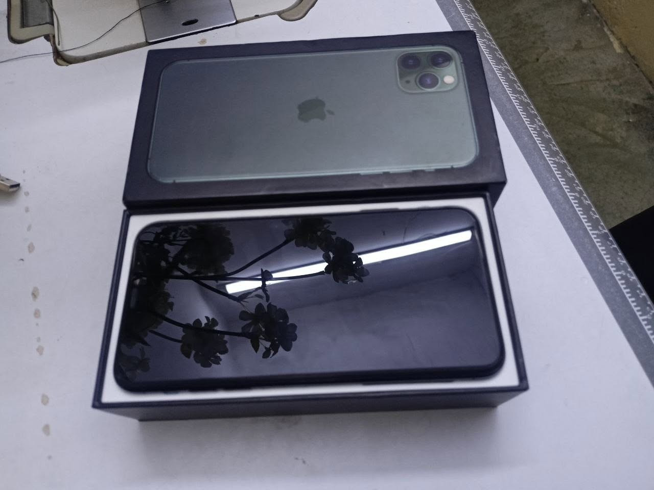 📱 للبيع iPhone 11 Pro Max
✅ سعة 256GB�✅ بطارية 87%�✅ دبل شريحة (Dual SIM)�✅ محدث لآخر إصدار iOS�✅ الكاميرات ممتازة جداً وتصوير احترافي�✅ Face ID شغال 100%�✅ الجهاز نظيف جداً وخالي من الأعطال أو الصيانة�✅ استخدام شخصي ومحافظ عليه
الجهاز جاهز للفحص بأي وقت، والجاد بالشراء يراسلني خاص.
💰 السعر: (350قفل غير قابل للتفاوض 

معاه هدية فريز


**إذا كنت صاحب هذا الإعلان وتريد حذفه لأي سبب، رجاءا أرسل رسالة إلى الدعم الفني**
