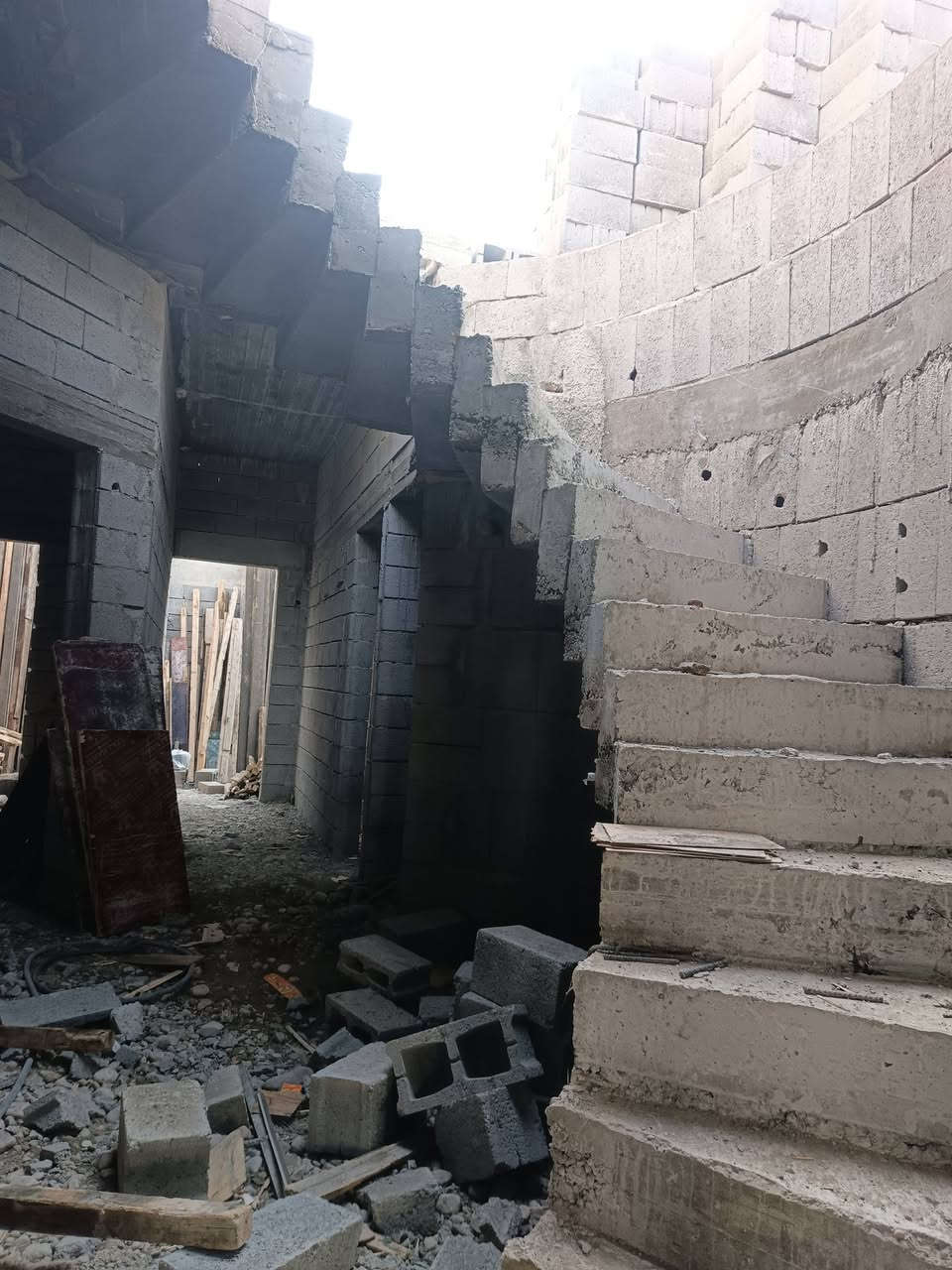 النجار. سيف المصلاوي
شغلنا. هندسي شرط
***********
