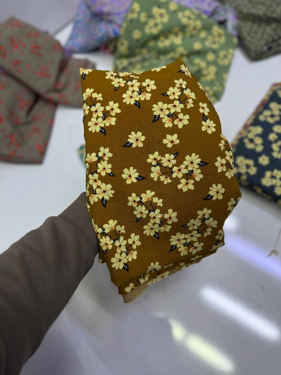 كريشة قطن 🧶 الأصلي 
خامة درجة 🥇🎖️ 
سعر 3500
توصيل موجود كل محافظات 
عنوان حله سوك مسكف من جهه جبل محل سيد لأقمشة #بابل للحجز واتساب 
***********
