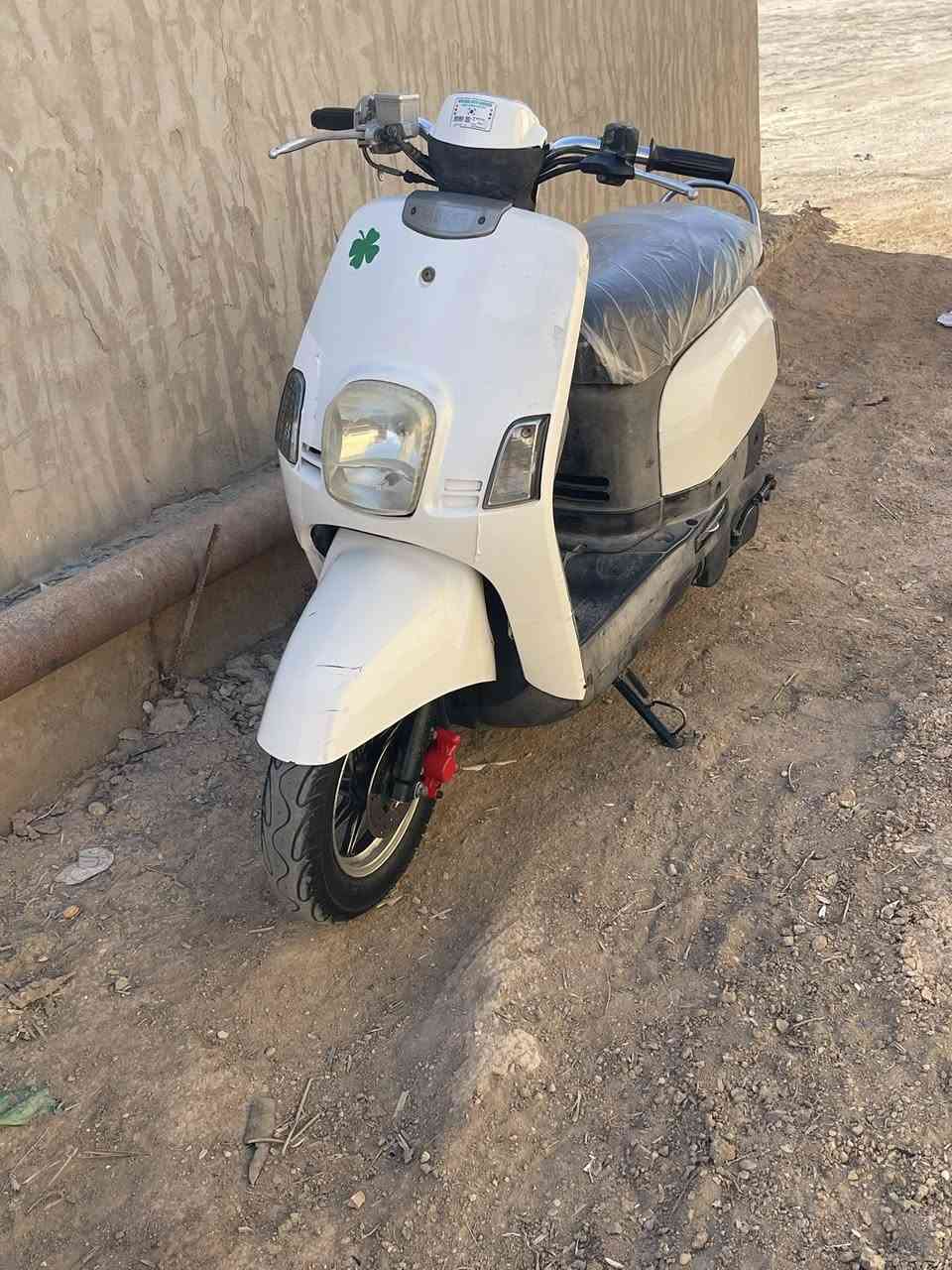السلام عليكم ماكس بوليسي للبيع الدراجه نضيفه ومكفوله كهربائيات كلها كامله مكينه نضيفه وجديده مبدل بيها بس ولفات لاستفسار الاتصال ع الرقم *********** مكاني حله قرب العلويه شريفه بنت الحسن (ع)
