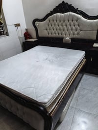 غرفه نوم • قليلة الاستخدام • للبيع