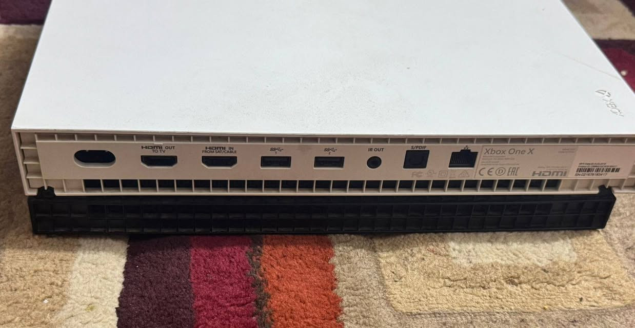 السلام عليكم
بلي 1 تيرا إكس بوكس ون اكس للبيع
نظيف كلش دركسون ويا اريدهن اثنيناتهن 
350 بيهن مجال 
***********
