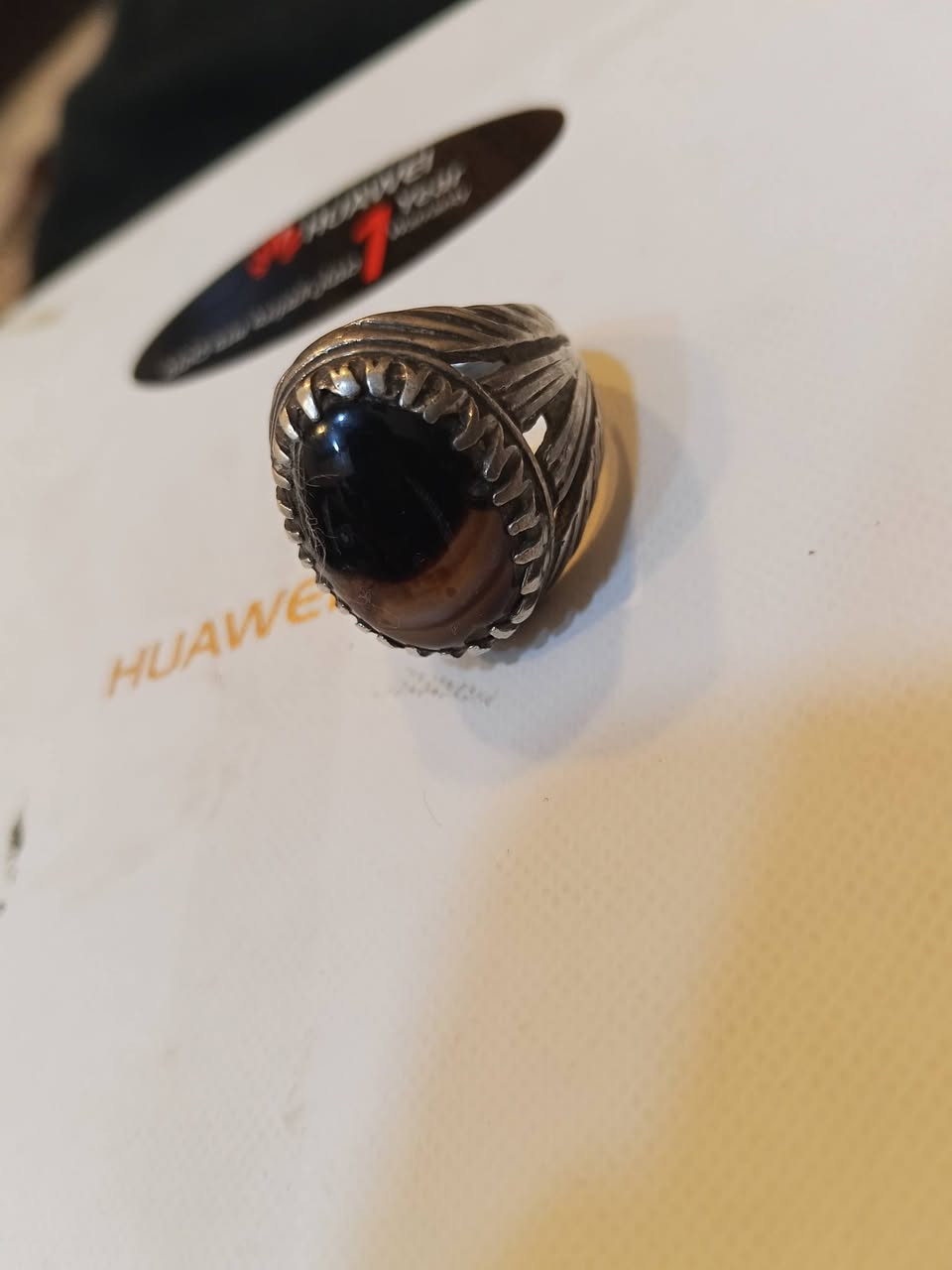 سلام عليكم خاتم عقيق اسود كبدي رجالي اطار فضة عيار 925 السعر 50 وبي مجال الرقم ***********
