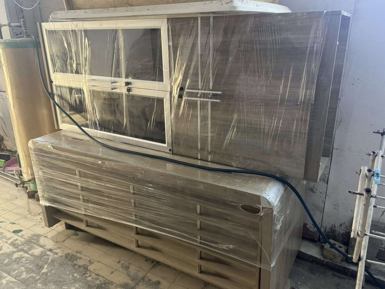 للبيع غراض مستعمله قليل جداً عدد الكراسي ٢٤للستفسار الاتصال على ***********مكلف بل نشر ممتواجد مازنجر
