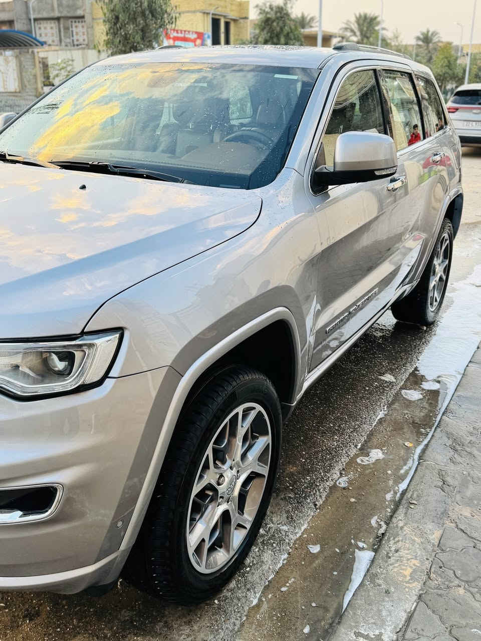 سلام عليكم اخواني الاعزاء جيب 20 خليجي اوفرلاند كفاله عامه داخل قرميدي فول الفول تخم تاير حساسات سونار موجود مكان البصره الرقم مال سياره رقم دولي جديد هذاً صوره قديمه السعر 317 وبي مجال رقم الهاتف ***********
