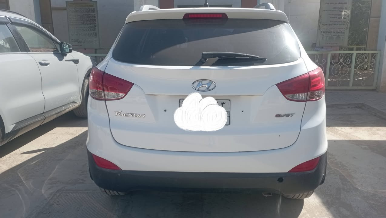 السلام عليكم....للبيع فقط
توسان 2014 خليجي رقم نجف سنويه لل 27 
تحكم ستيرن ايرباكات تبريد قطعتين 
السيارة ماشية 73 الف حقيقي 
بيها صبغ جاملغات الخلفية والتكم وتبديل الجنطة والقمارة صور التصليح منشورة 
السعر 125 وبيها مجال بسيط 
عنوان النجف ***********
