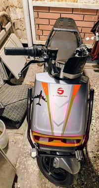 دراجه شحن جديدة للبيع او مراوس   6 بطاريات بلادي   شاشه ايباد   درع حا...