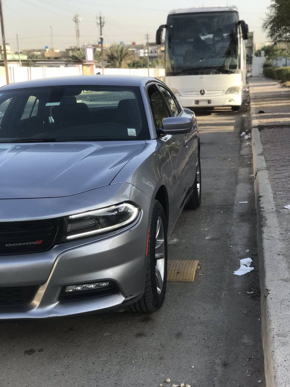 السلام عليكم
جارجر 
فئه: SXT
موديل :2018
محرك3600
المواصفات 
شاشه جبيره كار بلي
كرسي السايق كهرباء 
تدفئه بل مقاعد
تثبيت سرعه 
تدفئه بل مري 
قطعتين تبريد 
تبريد منفصل 
تخم تاير جديد
حساسات خلفيه 
وياله 18 مكسيكي
تشغيل عن بعد 
سياره وضع شركه 
وجديده ممشتغله خط 
اكسل كير مكينه مكفولات 
وارد امريكي 
حادث باب عكس السايق مبدل وكاله 
وصور الحادث موجوده عندي 
وباب السايق شخوط بسيطه مرفوقه بل صور 
فقط غير هذا كلشي مبيه السياره 
 ماشيه 75 الف مايل 
رقم بغداد باسمي تحويل مباشر 
السعر 230$
موقع السياره بغداد جميله
رقم الهاتف ***********
