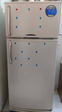 ثلاجه للبيع نوع كوركوت الأصلية باب الأول سعر 180 رقم الموبايل 07719917...