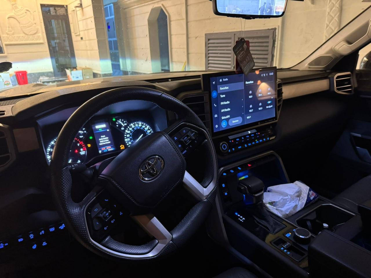 تويوتا تندرا 2023 ليمتد
محرك 3.5  توين تيربو ماشيه 30 الف السيارة جديده فول مواصفات ضررها فقط بارد بالجمرلغ. السعر 420 
العنوان  بغداد الراشدية  
الاتصال على ***********
