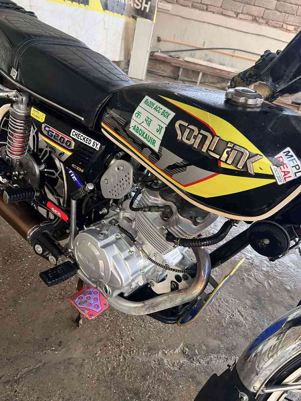 مابعد السلام دراجه 24 للبيع دراجه تخبل ماعيزها برغي واحد محرك شرط كهربائياتها كلها شغاله دراجه مرتبه كامله من كلشي نشاط محرك ٢٠٠ سعر ٦٧٥  بيها مجال لشراي ***********
