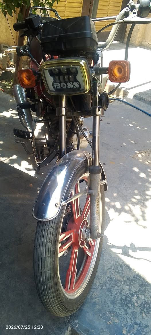 بيع دراجه سيفان  محرك١٥٠سعر ٤٠٠وبيه مجال مكان الغزاليه الفروسيه البكريه يم جامع البكريه رقم ***********

