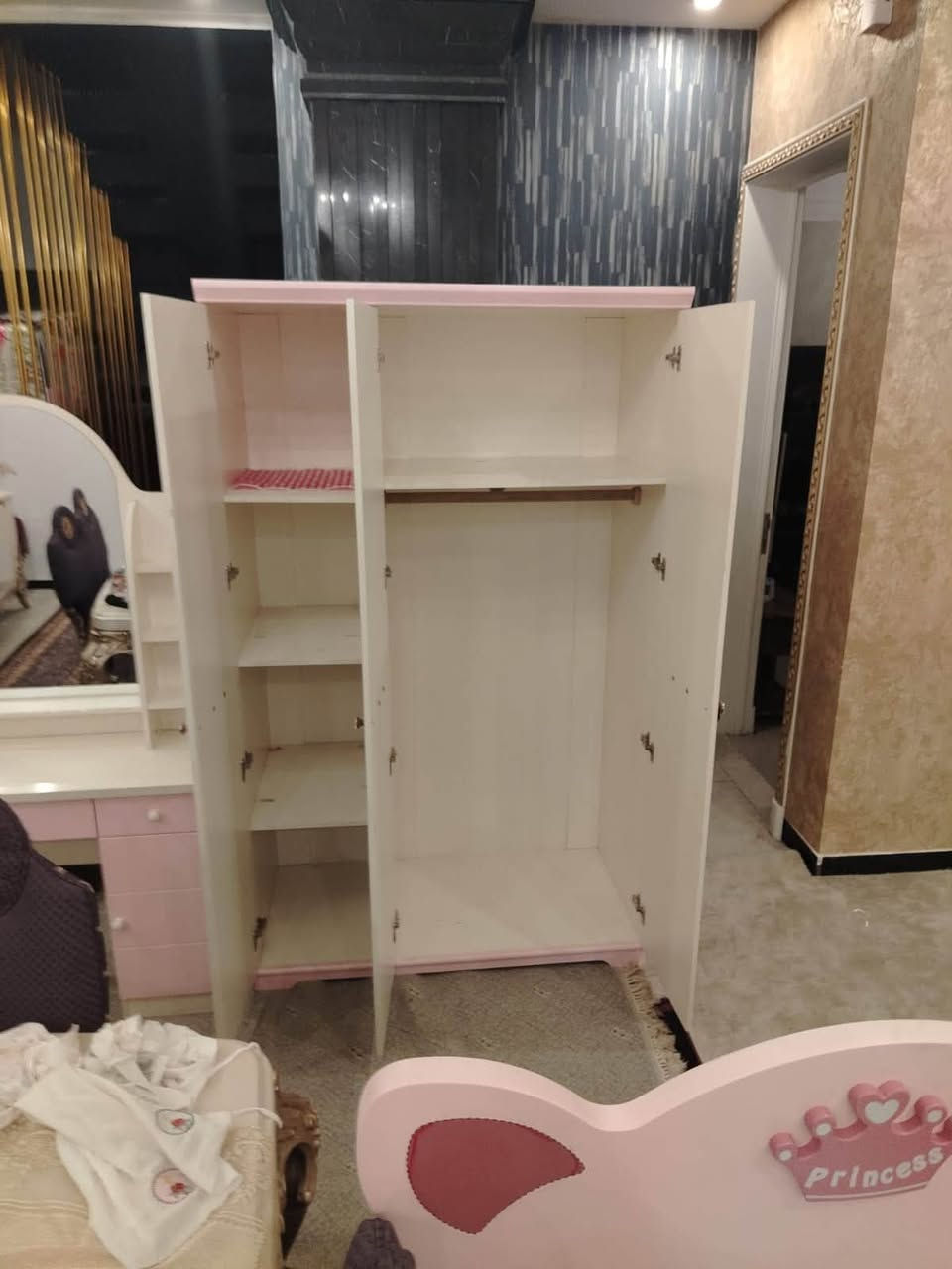 ژووری نوستنی کچانە تورکیە مارکەی سەدەفە

نرخی ٣٧٥ هەزار

هەولێر

Whatsup
***********
