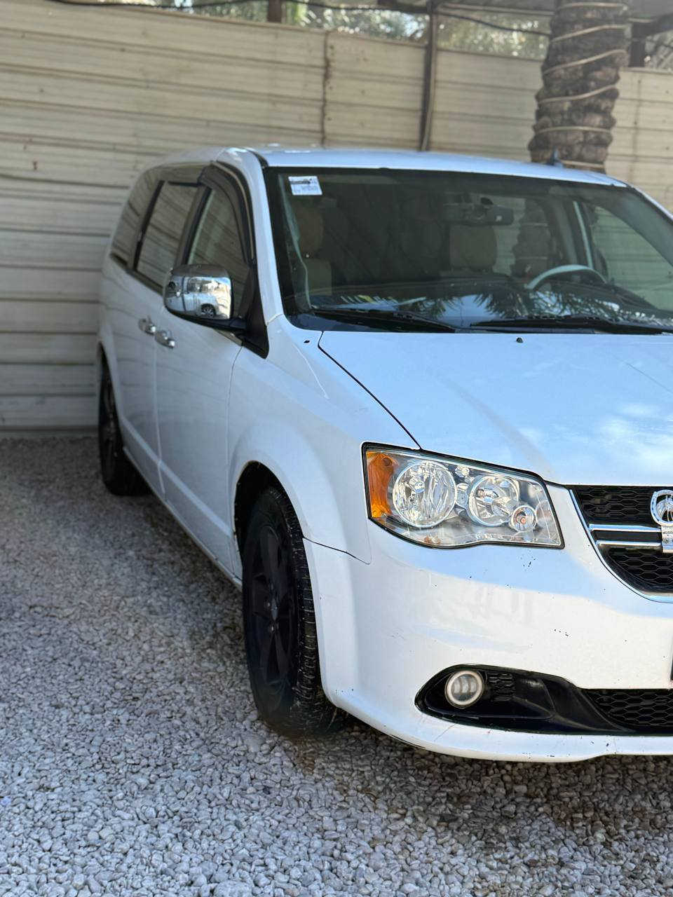 السلام عليكم 
دوج كرفان ٢٠١٩ 
السونار داخل الصور 
٣قطع تبريد جام كهرباء
كشنات بلع
تخم تاير جديد حداديه جديده 
المكان حله 
للاستفسار ***********
