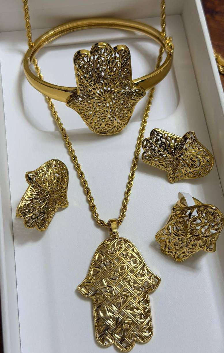 دائما الجديد وغير عندنا  نجوم الموضة ⭐⭐⭐⭐⭐⭐⭐⭐⭐⭐⭐⭐⭐باك متكامل نسائي شيك وأنيق 💃💃💃💃💃💃💃
محبوب الجماهير   بحلة جديدة 💃💃💃💃

 متكون من 

سنسلة💃
كورميت
حلقات 
خاتم  🌹

ونزيدك التوصيل مجاني لجميع المدن متخلص حتى تقلب سلعتك 
 🚗🚗🚗🚗🚗🚗🚗🚗🚗🚗🚗🚗🚗🚗🚗🚗


**إذا كنت صاحب هذا الإعلان وتريد حذفه لأي سبب، رجاءا أرسل رسالة إلى الدعم الفني**