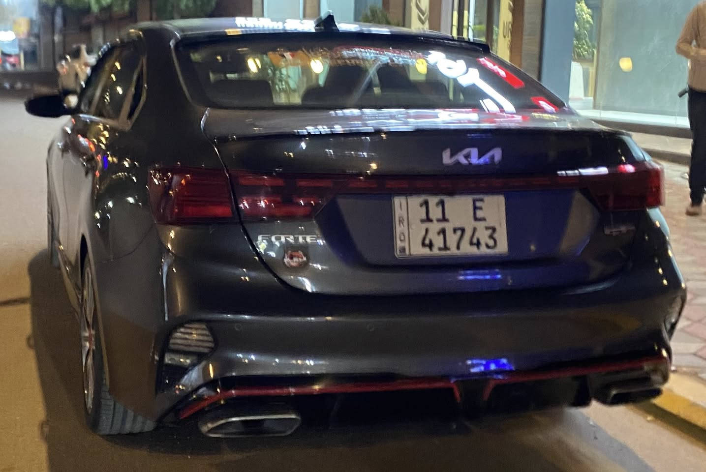 يالله سلام عليكم كيا فورتي 1600 توربو GT 2022 امريكي حادث دعايمه والبنيدوالبنيد مصبوغ ايرباك ستيرن فقط 
السياره فول مواصفات لل اخير 
1 السياره LED بل كامل 
2 اوتو هولد 
3 هاندبريك بصمه 
4 كشن كهرباء 
5 رادار امامي وخلفي وجانبي 
6 كامرات 
7 تدفئه وتبريد المقعاد الاماميه 
6 شاشه جبيره تدعم اندريد اوتو و كار بلي 
7 سستم صوت هارمن كاردن 
8عدد السماعات 7 
9 ويل حجم 18 مال جيتي بلادي 
10 السياره بصمه 
السياره كامله مكمله ل اخر حبه من ماحيه كير مكينه صدر حداديه كامله من كلشي مرتبه السياره 
السياره ماشيه 50 الف مايل 
متعوب عليه الله شاهد 
💸💸سعر 140$ وبيه مجال حك لجيه  
رقم ***********
