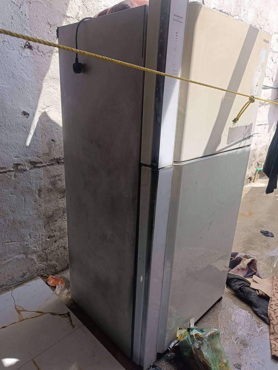 السلام عليكم عندي تخم ملكي محترق شيء قليل عاوزه بس قماش التخم قطعتين كبار واثنين كراسي وعده ثلاجه ثلاجه الكترونيه بس الثلاجه محترق الباب من فوق شغاله شرط الشغل مكاني كربلاء 
***********
