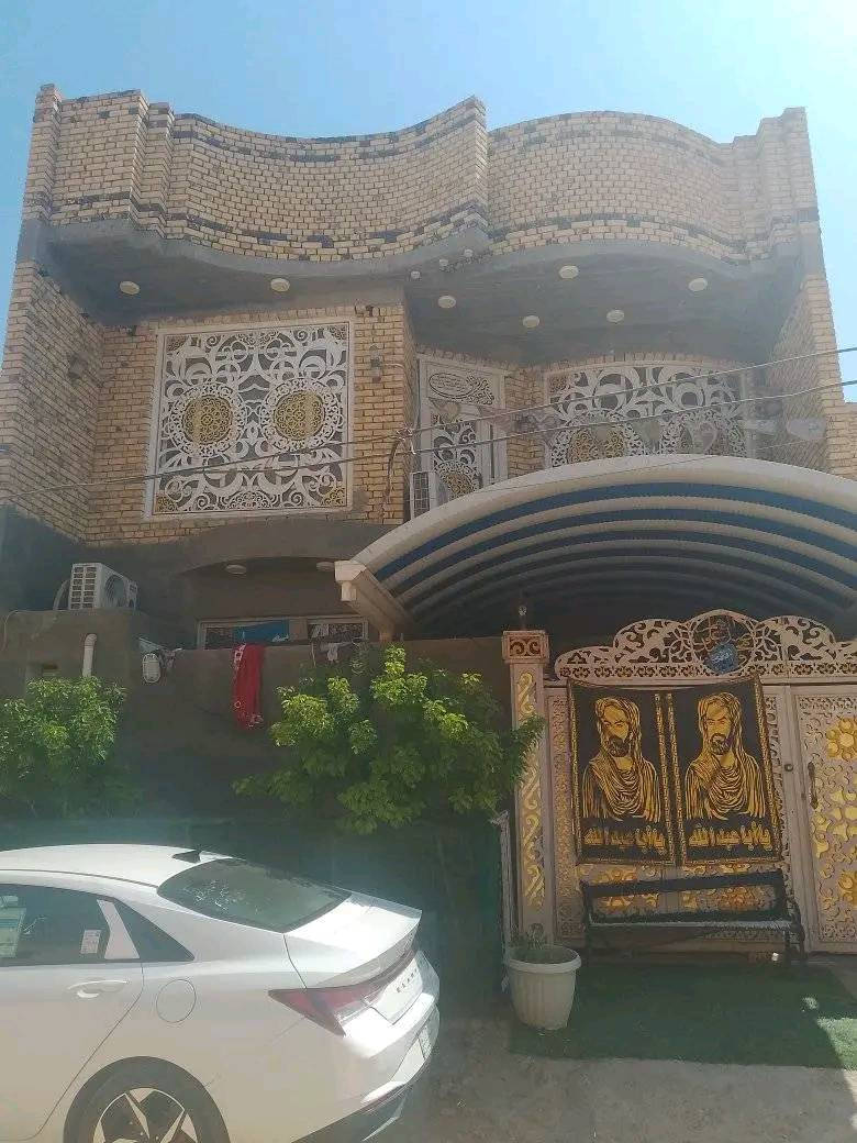 بسم الله الرحمن الرحيم
السلام عليكم 

دار للبيع طابقين كونكريت الموقع 
تضحيه حي المالكي

المساحة  100 م 

الواجهة  10 م 

النزال  10 م 

البناء  2023

الشارع  10 م

يحتوي على الطابق الأرضي / استقبال وصالة ومطبخ وغرفة وصحيات خارجية وداخلية ومنور 

الطابق الثاني  / ثلاث غرف وصالة وصحيات 
الصطح اشتايكر ومخزن 
الإستفسار على الرقم ***********
