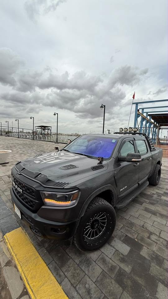 🚩 FOR SELL 🚩
دوج رام BIGHORN 
مديل 2022 ( وارد كندي )
باب طويل بدي قصيـر 
4x4 دفع رباعي دبل اكسل 
ممشى السياره 59 الف كيلو فقط 
السياره نضيفه وجاهزه من كلشي
ضرر السياره موضح بالصور بنيد و جاملغ فقط بدون ايرباكات

الاضافات : 

• كت كزوز كامل بورلا اتاك 800$ 
• ⁠ولف حماوه 82 ريسنك + برمجة مراوح
• ⁠منظومة  غاز حكوميه خزان 80 لتر مع الكارت الاصفر 
• ⁠تسكيرة بدي المنيوم 4 طبكات 
• ⁠محجر بدي TRX 
• ⁠دوسات جانبيه TRX
• ⁠بروجكترات 7 انج عدد 6 
• ⁠ترفيعه 3 انج 
• ⁠ويلات 
• ⁠سبيسر ويل 
• ⁠تخم تاير اوتاني صناعه تايلندي جديد صار اسبوع من مشدود عليها 
• ⁠تخم مايلرات ( نفخات جاملغات ) 
• ⁠تخم نفخات ابواب 
• ⁠سكوب باب خلفي 
• ⁠سكوبات بنيد 
• ⁠جنح قماره 
• ⁠انارة جاملغات 
• ⁠انارة اسفل السياره 
• ⁠هـوك خلفي 
• ⁠ارايل الياف زجاجيه عدد 2 
• ⁠قواعد ارايل عدد 2 
• ⁠لدات عطر اماميه 
• ⁠لدات TRX خلفيه فوق الرقم 
• ⁠بروجكتر خلفي 
• ⁠اناره داخليه 

البرمجة : 

• فتح عقل 
• ⁠فتح سرعه 
• ⁠برمجة فانات 
• ⁠برمجة الاشارة تبقى مشتغله 
• ⁠برمجة اشارة المري الجانبيه تبقى مشتغله 
• ⁠برمجة فصله

مكان السياره / بصرة 

للتواصل : *********** / واتساب

