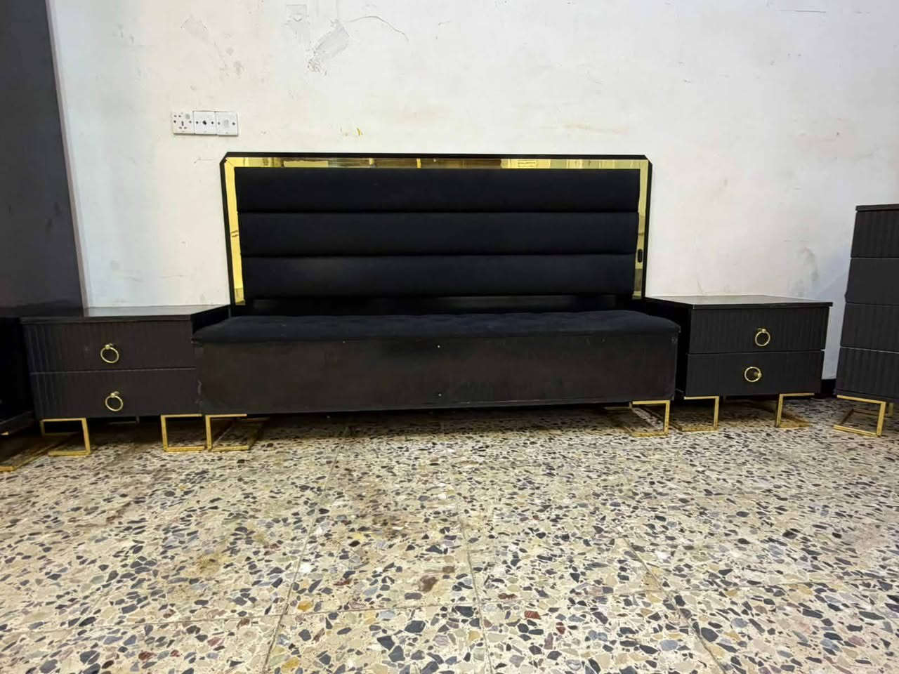 غرفه  ماركه نضافه 90
لون مميز❤
تسع قطع🌺
برغي وجوي حديد الكناتير منفصله 
شازلون مخزن
سعر800
واصل شد ونقل داخل بغداد مجاني محافضات كروه

#متابعين


**إذا كنت صاحب هذا الإعلان وتريد حذفه لأي سبب، رجاءا أرسل رسالة إلى الدعم الفني**