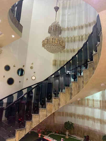 السلام عليكم بيت طابقين ركن  للبيع

منطقة الزراعه قرب بيت المحافظ  
المساحة ٣٢٠  متر
شارع ١٥ متر
السعر ٤٢٥ مليون قابل للتفاوض 
طابو صرف

كلدور  استقبال ٥*٩ وصاله وغرف نوم ٢ ومطبخ حار بارد وحمام الأرضية مرمر الطابق الثاني ٣ غرف نوم وصاله وحمام 

للمزيد من التفاصيل
 يمكنكم زيارة مكتبنا مكتب العين العقار ع شارع 40 مدخل الصوفيه الثانية 
او الاتصال على الارقام التاليه 
***********
***********
***********
