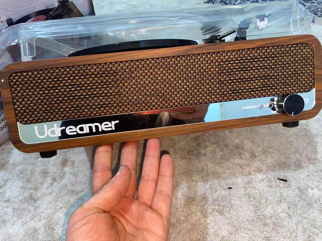 دیجه‌ی فۆلكلۆری نوێ ئیشی نه‌كردوه‌ 
بلوتوزه‌ فلاشه‌ كاسێتی خۆی هه‌موو ئیش ده‌كات به‌شه‌رت
شتێكی زۆر جوان و نمونه‌ سه‌عرێكی زۆر هه‌رزان 
گه‌یاندن هه‌یه‌ 
*********** كويسينجاك, أربيل
