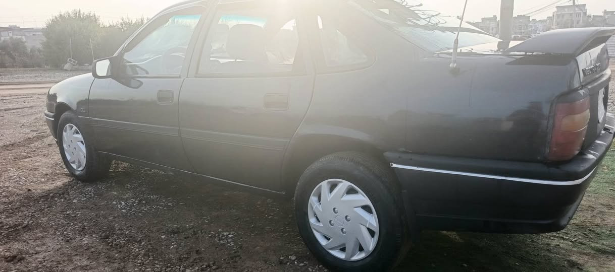 السلام عليكم فكترا 1992 حجم 20 كير عادي نينوى ألماني شرط التحويل والغرامات السيارة جاهزه من كل النواحي صبغ عام بخ جمالية فقط تايرات جدد صدر جديد باتري جديد دوشمه كشنات ارضية جلد قفل مركزي أربع تكوات كهربائيات كلها شغاله سلايت الكير شرط المحرك بيها شويه دخان طخه خفيفه خلفي
سعرها 35 وبيها مجال يرهم مراوس وبيع 
عنواني أربيل قضاء كلك 
***********
***********
