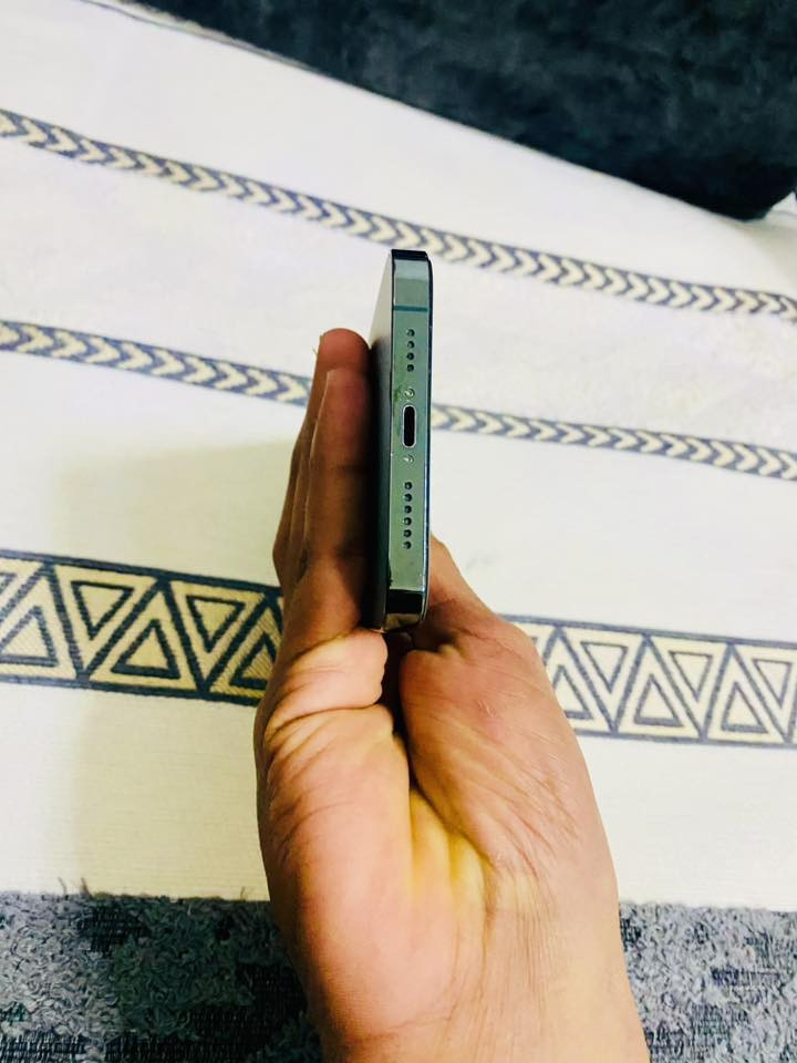 السلام عليكم ورحمة الله وبركاته 
 للبيع ايفون 13برو ماكس مكفول كفاله عامه نموذج ام الذاكره 256 البطاريه 82  كامره فوول ضد الماء السعر 750 و بي مجال بسيط للاستفسار ***********
