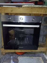 اوفن حجم كبير يشتغل عل غاز وجداحه ومراوح داخلية كهرباء نضيف جدن مخذته ...